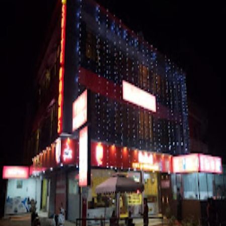 Redbell Suites Residency Kondotty Exterior foto